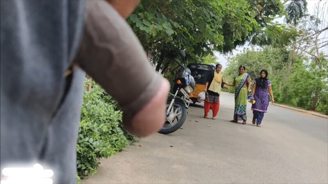 Daring Guy Flashing Sex – In Girls While Asking Mms Video Part 2