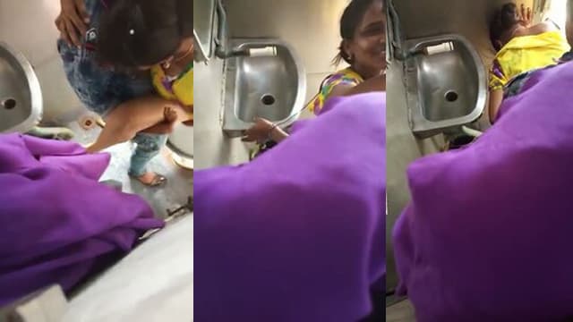 Desi Village Lovers – Hard Fuck Train Toilet MMS