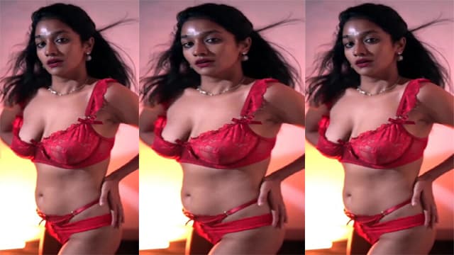 Hot Lavanya Manickam Bikini Tease Wet Boobs Bounce